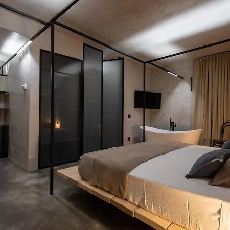 Casa Plenilia Bed & Breakfast 4*